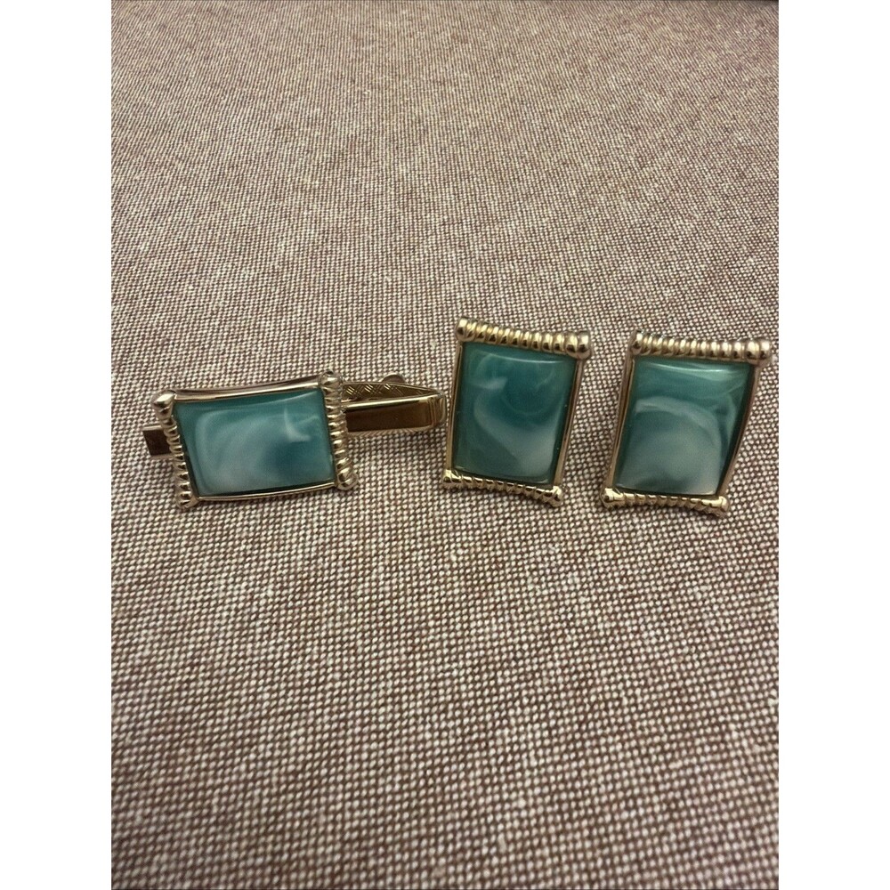 Green Stone Rolled Border Yellow Gold Plated Cuff Links And Tie Pin